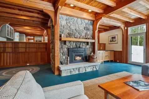 27 Burkehaven Lane Sunapee NH 03782