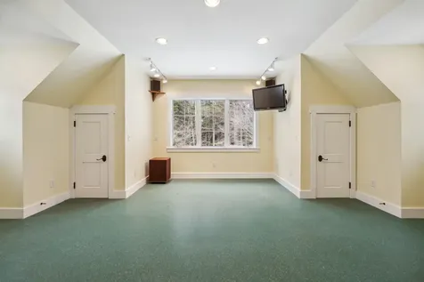 27 Burkehaven Lane Sunapee NH 03782