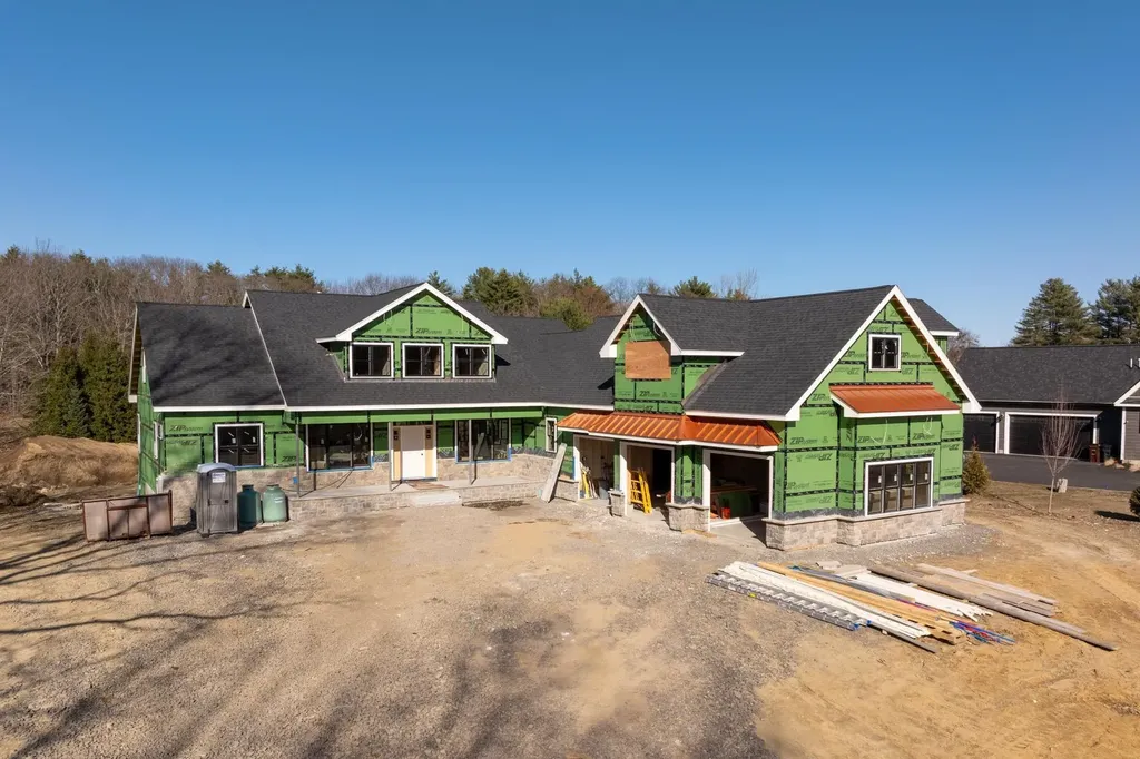 10 Shipwright Way Newington NH 03801
