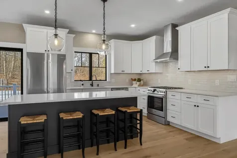 195 Amesbury Road Kensington NH 03833