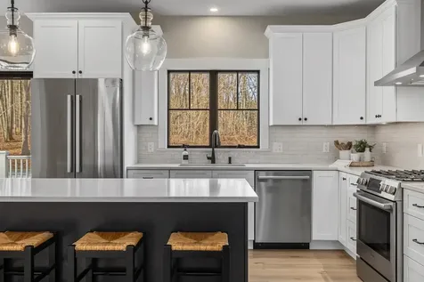 195 Amesbury Road Kensington NH 03833