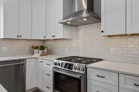195 Amesbury Road Kensington NH 03833