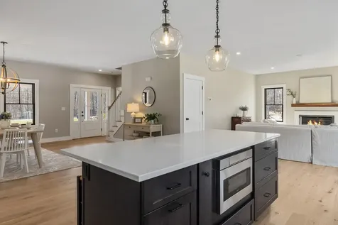 195 Amesbury Road Kensington NH 03833