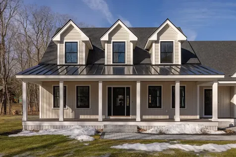 195 Amesbury Road Kensington NH 03833