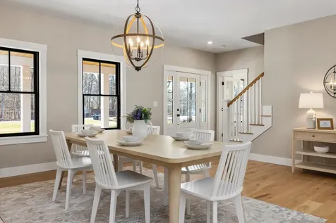 195 Amesbury Road Kensington NH 03833