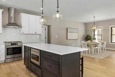 195 Amesbury Road Kensington NH 03833