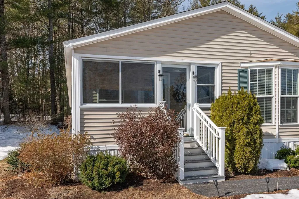 132 Eagle Drive Rochester NH 03868
