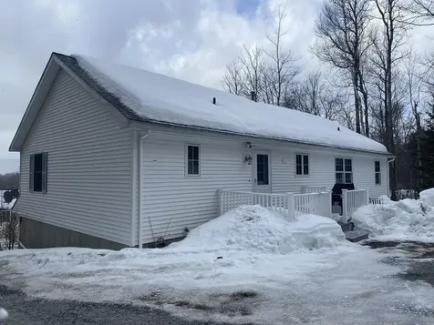 17 Old Town Road Dover VT 05356