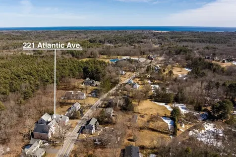 221 Atlantic Avenue North Hampton NH 03862