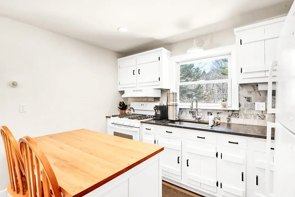 94 Grant Road Newmarket NH 03857