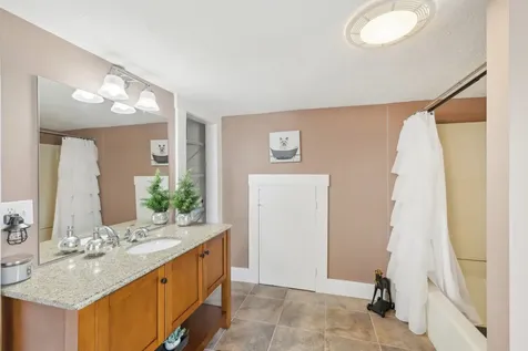 53 Stage Road Hampstead NH 03841