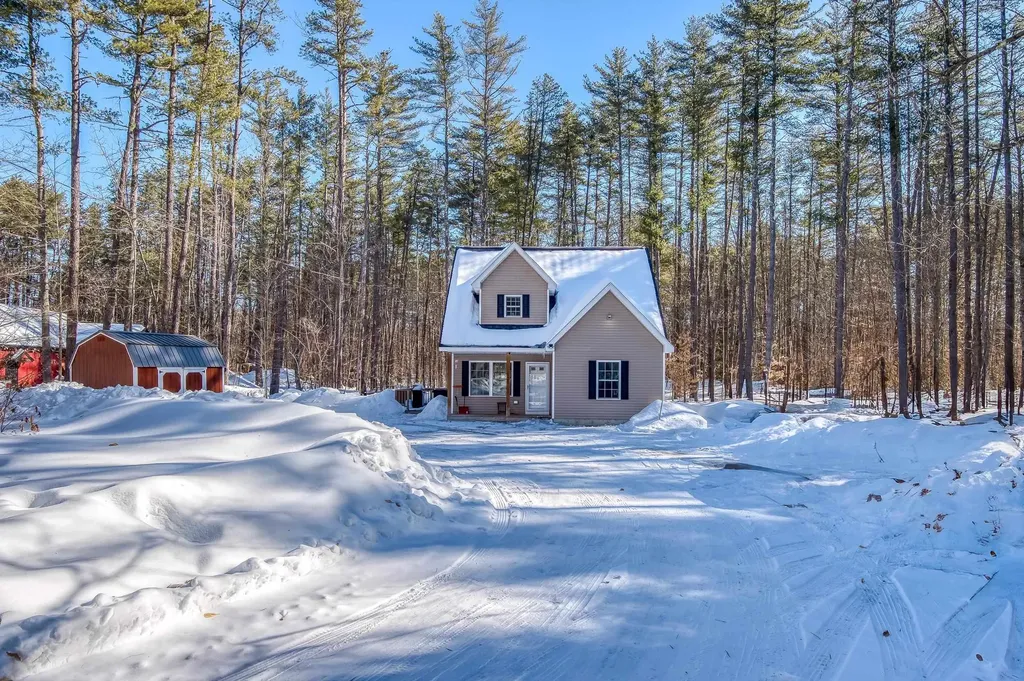 131 Poco Drive Tamworth NH 03886