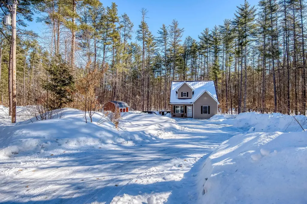 131 Poco Drive Tamworth NH 03886