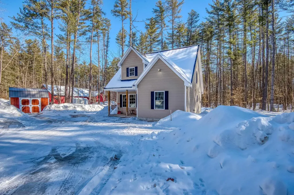 131 Poco Drive Tamworth NH 03886