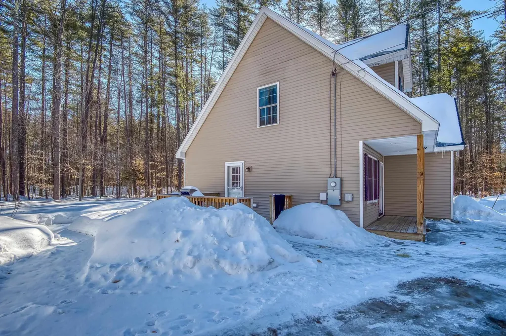 131 Poco Drive Tamworth NH 03886