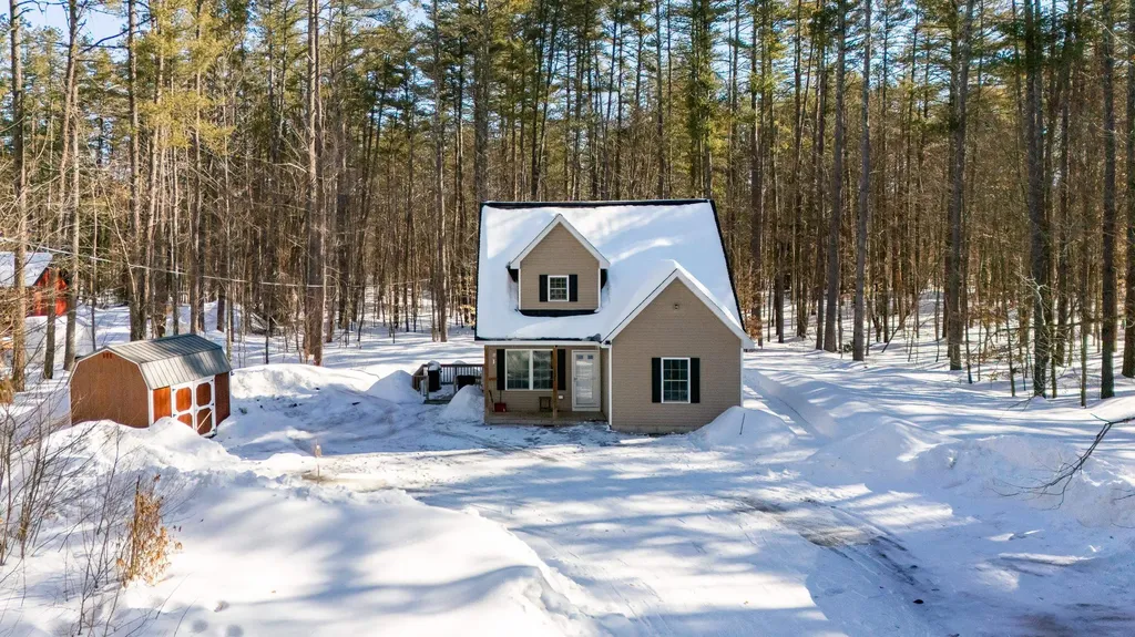 131 Poco Drive Tamworth NH 03886