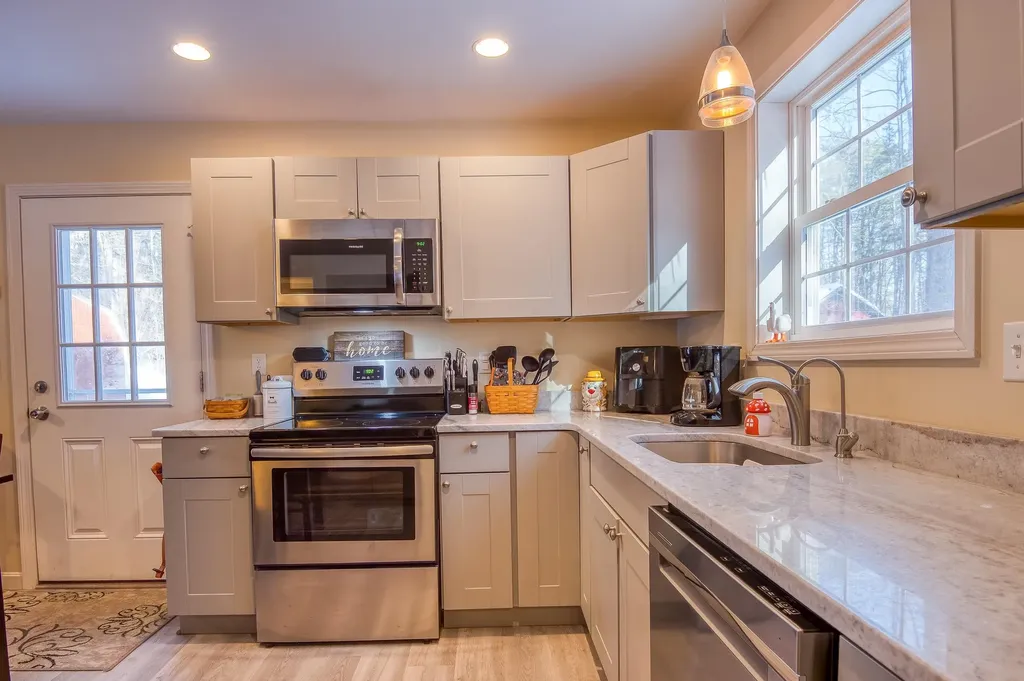 131 Poco Drive Tamworth NH 03886