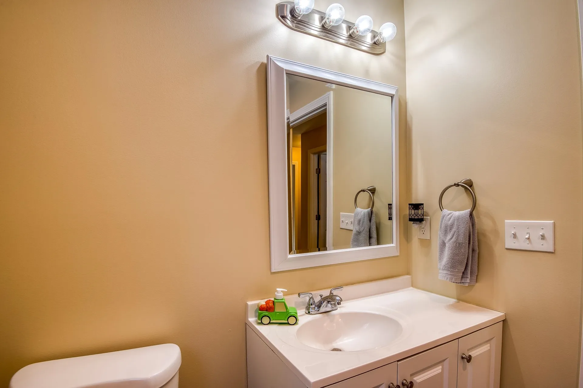 131 Poco Drive Tamworth NH 03886