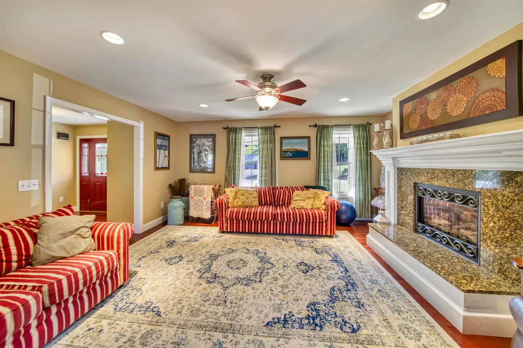 20 River View Road Newport NH 03773