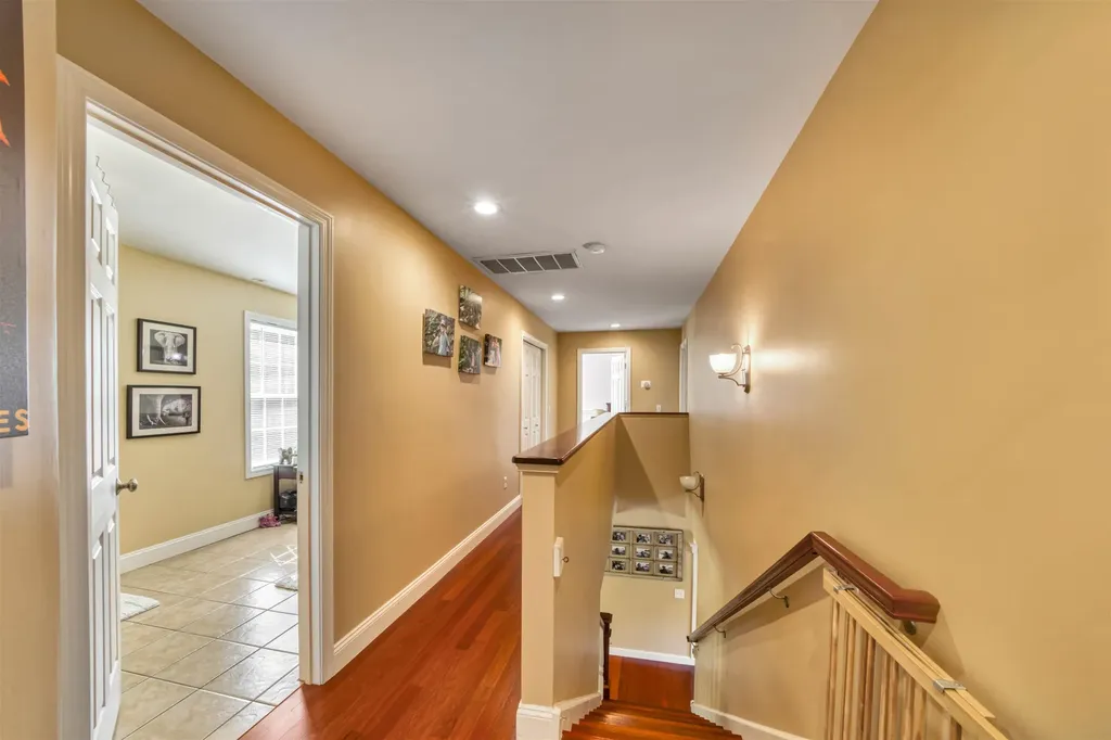 20 River View Road Newport NH 03773