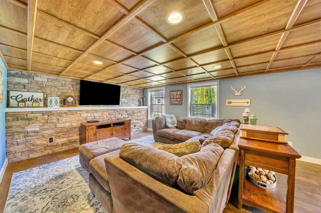 20 River View Road Newport NH 03773