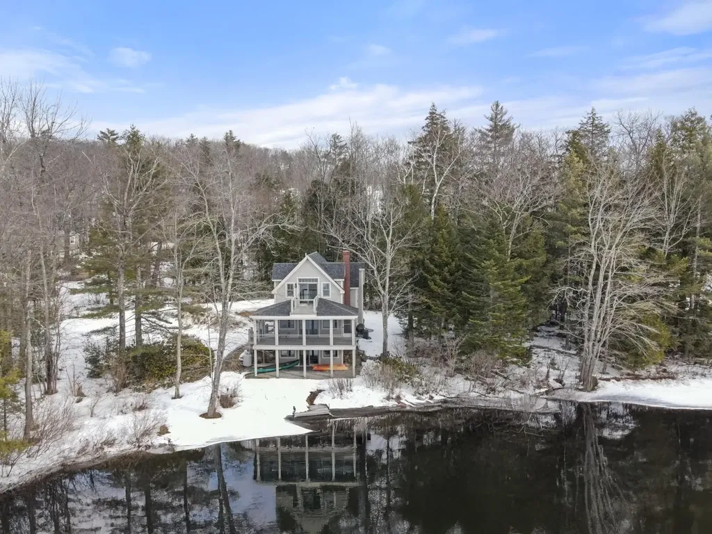 352 Waukeena Lake Road Danbury NH 03230