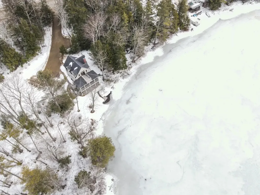 352 Waukeena Lake Road Danbury NH 03230