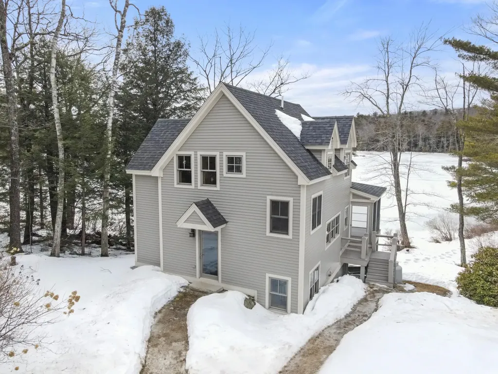 352 Waukeena Lake Road Danbury NH 03230