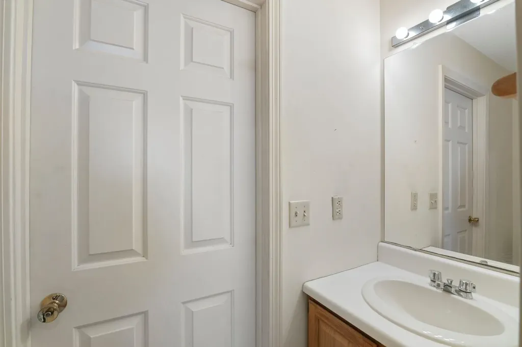 71 Whetstone Drive Brattleboro VT 05301