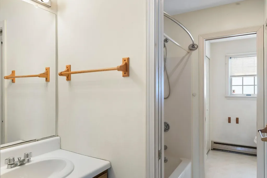 71 Whetstone Drive Brattleboro VT 05301