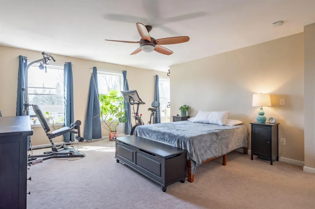 7 Carlisle Road Nashua NH 03062