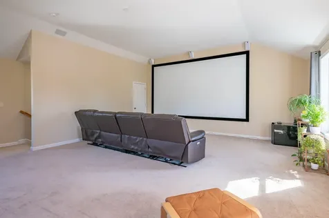 7 Carlisle Road Nashua NH 03062