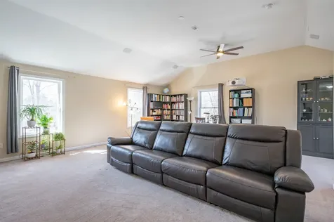 7 Carlisle Road Nashua NH 03062