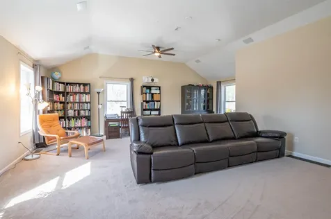 7 Carlisle Road Nashua NH 03062