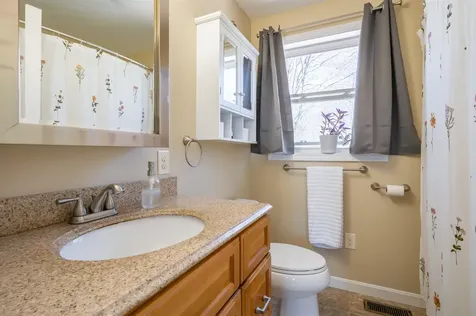 7 Carlisle Road Nashua NH 03062