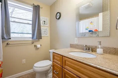 7 Carlisle Road Nashua NH 03062