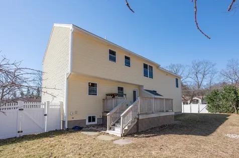 7 Carlisle Road Nashua NH 03062