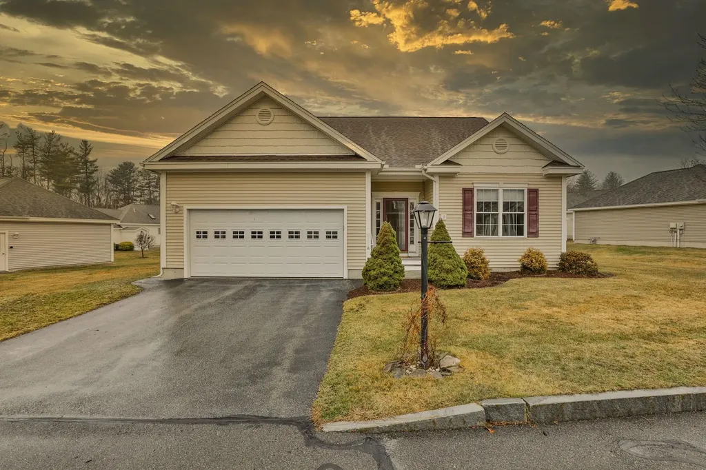 3 Plummer Drive Londonderry NH 03053