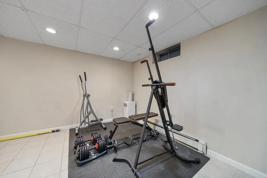 66 Ashland Street Manchester NH 03104