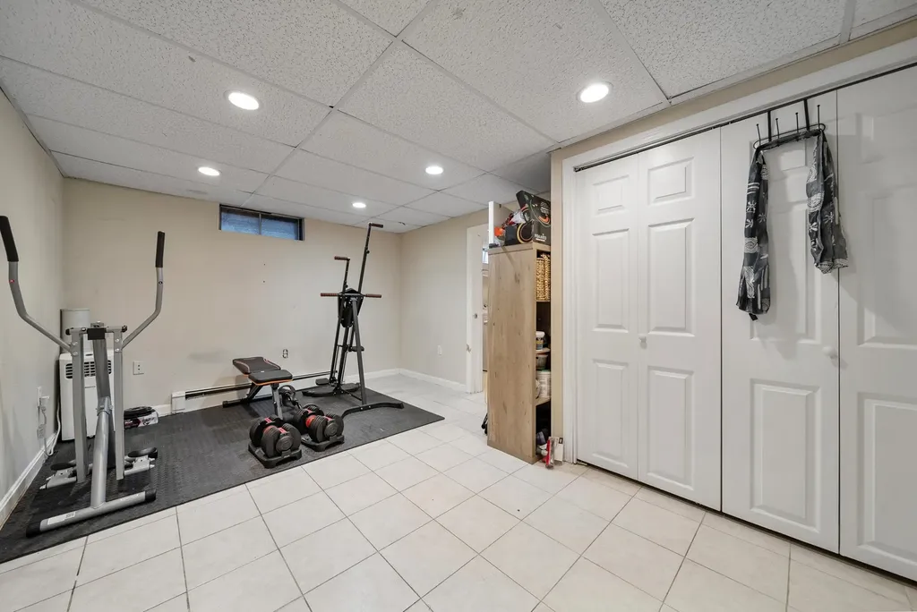 66 Ashland Street Manchester NH 03104