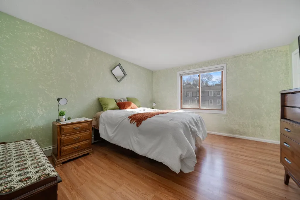 66 Ashland Street Manchester NH 03104