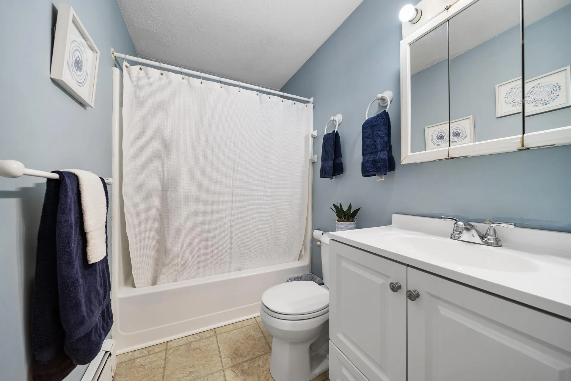 66 Ashland Street Manchester NH 03104