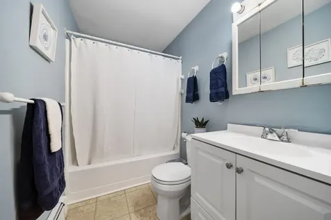 66 Ashland Street Manchester NH 03104