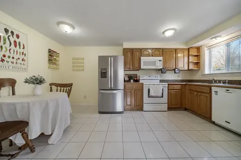 66 Ashland Street Manchester NH 03104