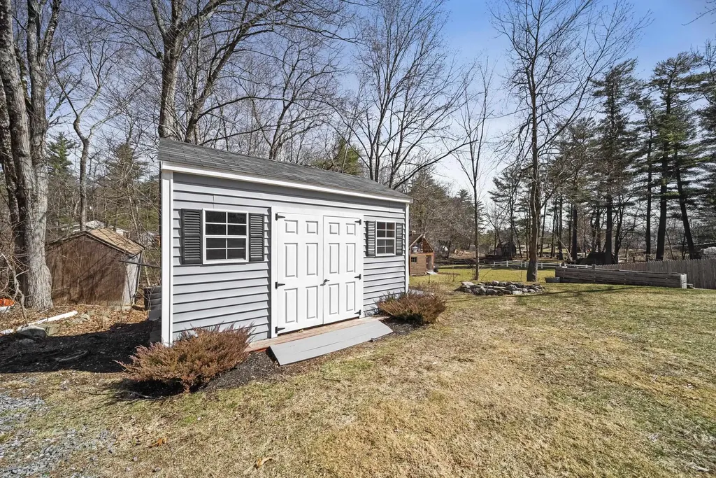 19 Grove Avenue Salem NH 03079