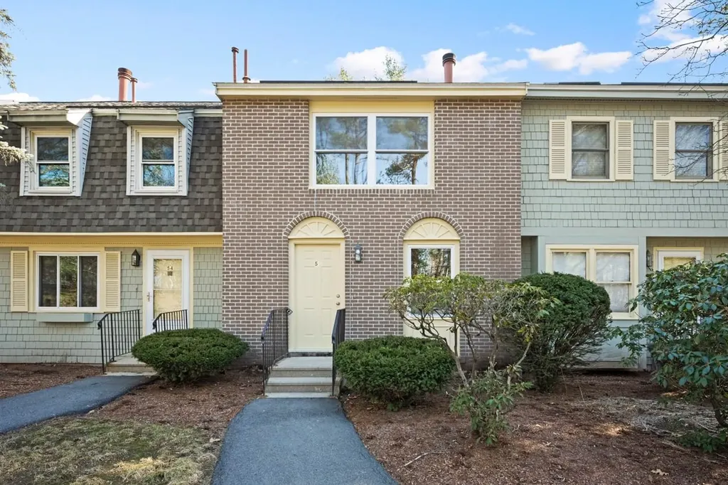 56 Sentry Way Merrimack NH 03054