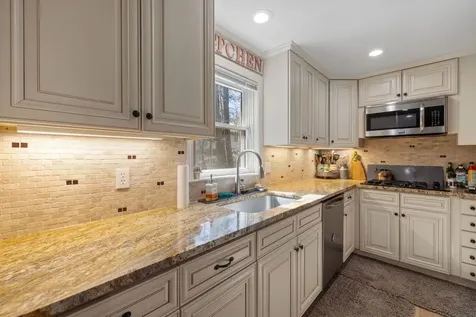 9 Sands Terrace Barnstead NH 03225