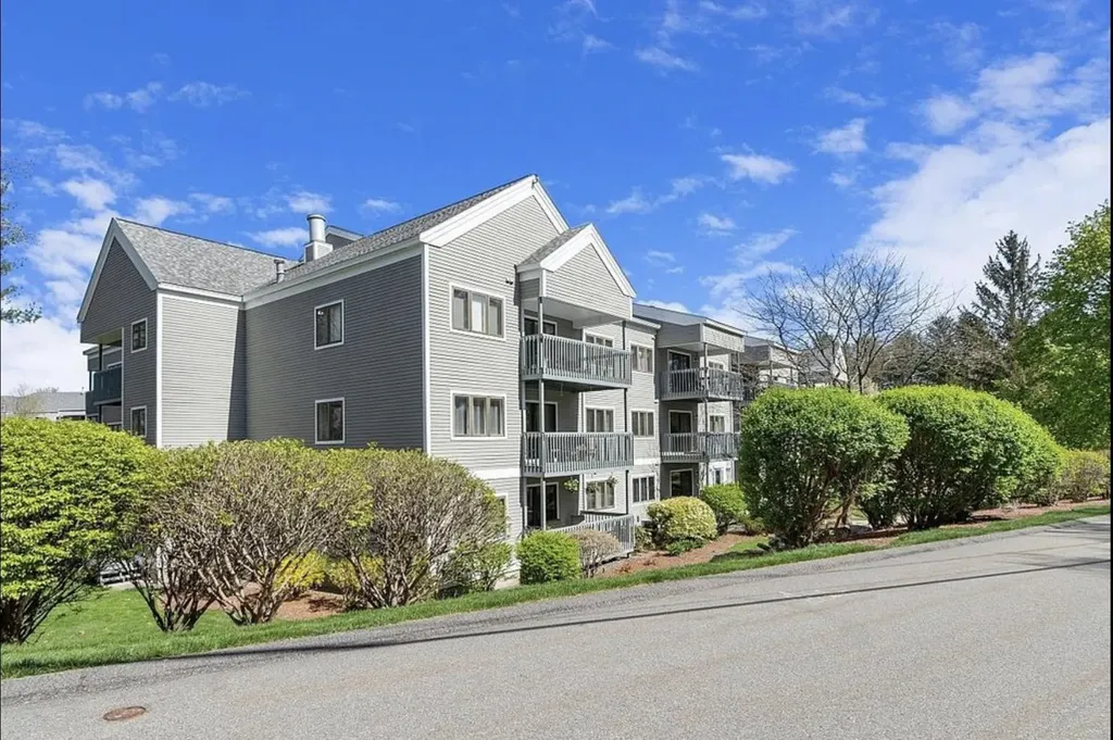 47 Dogwood Drive Nashua NH 03062-4403