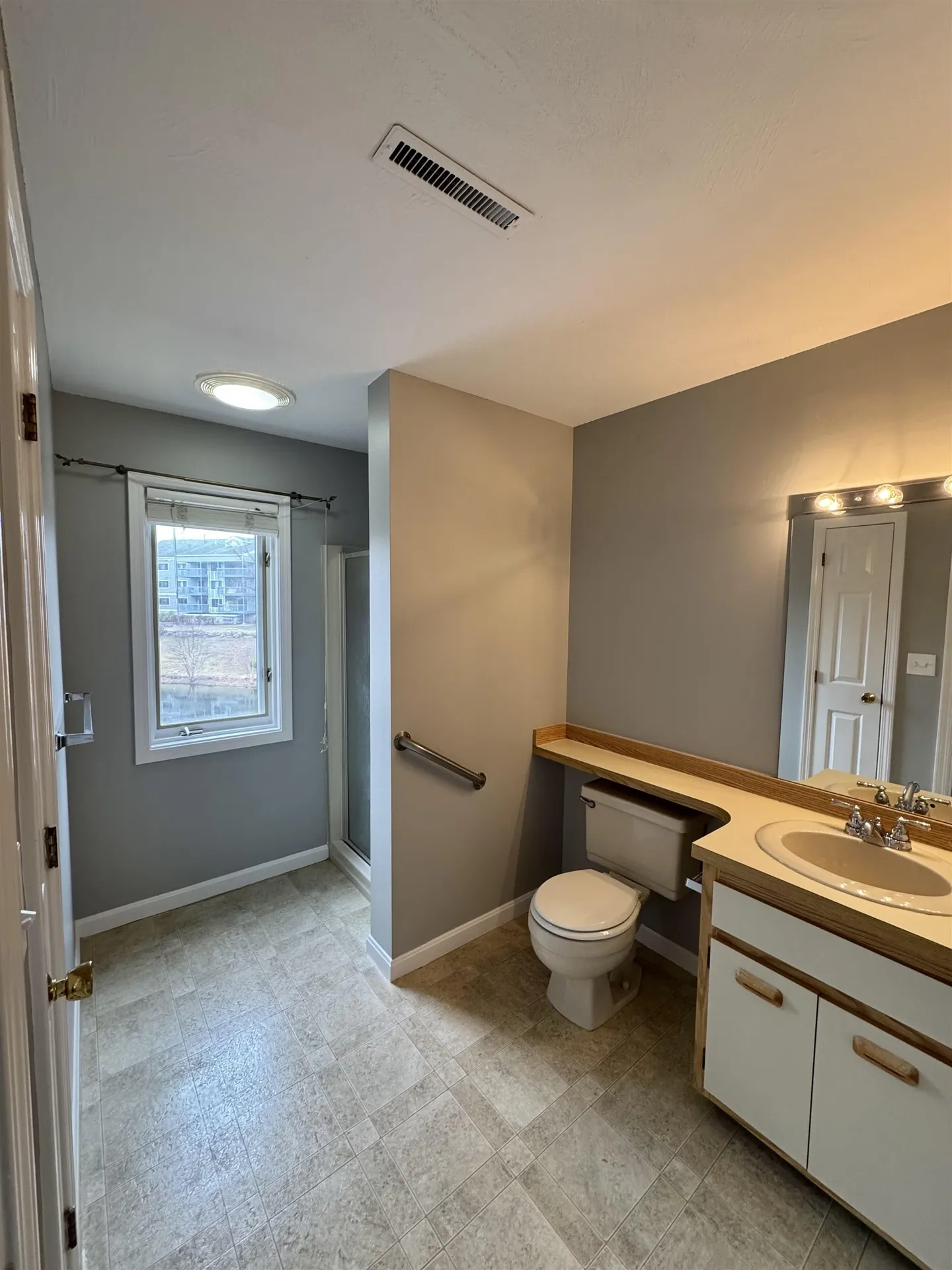 47 Dogwood Drive Nashua NH 03062-4403