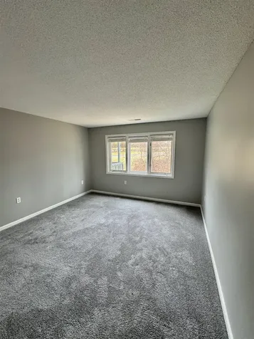 47 Dogwood Drive Nashua NH 03062-4403